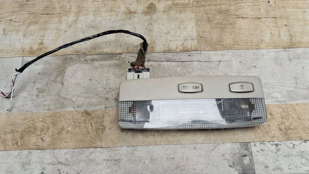 Front seat light 8200013576