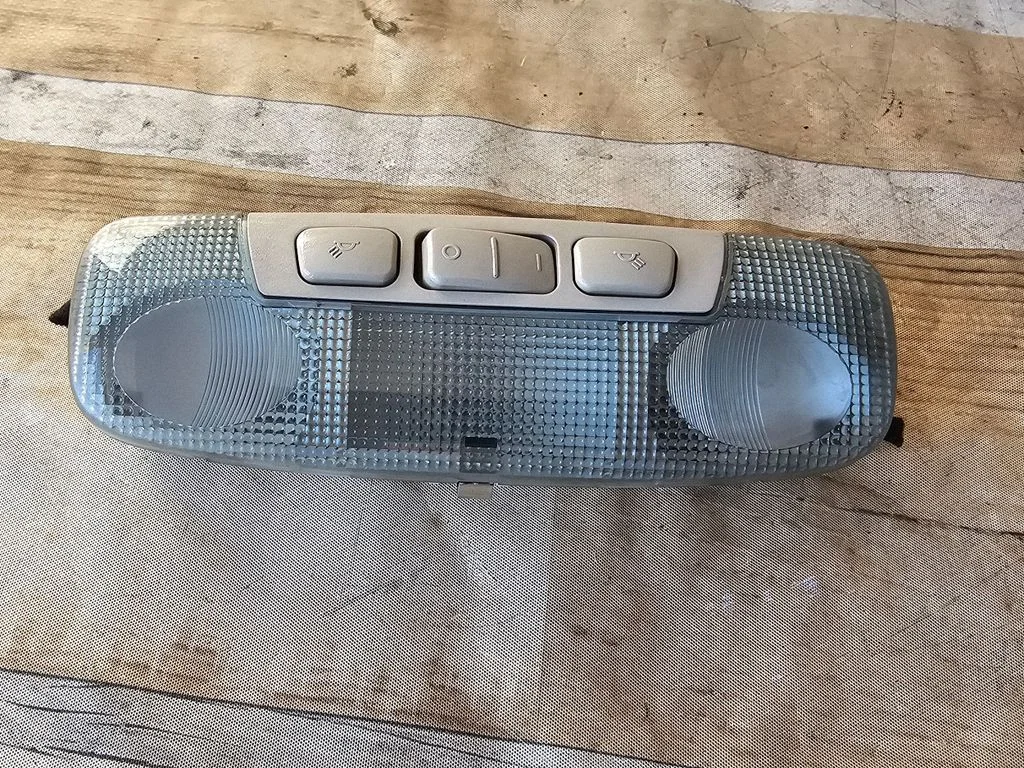 Esiistmete valgustustuli – Ford Transit Custom (2013-2023)