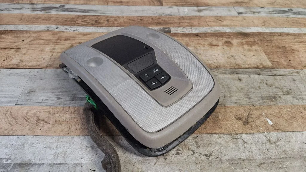 Front seat light – Volvo V50 (2008-2012)