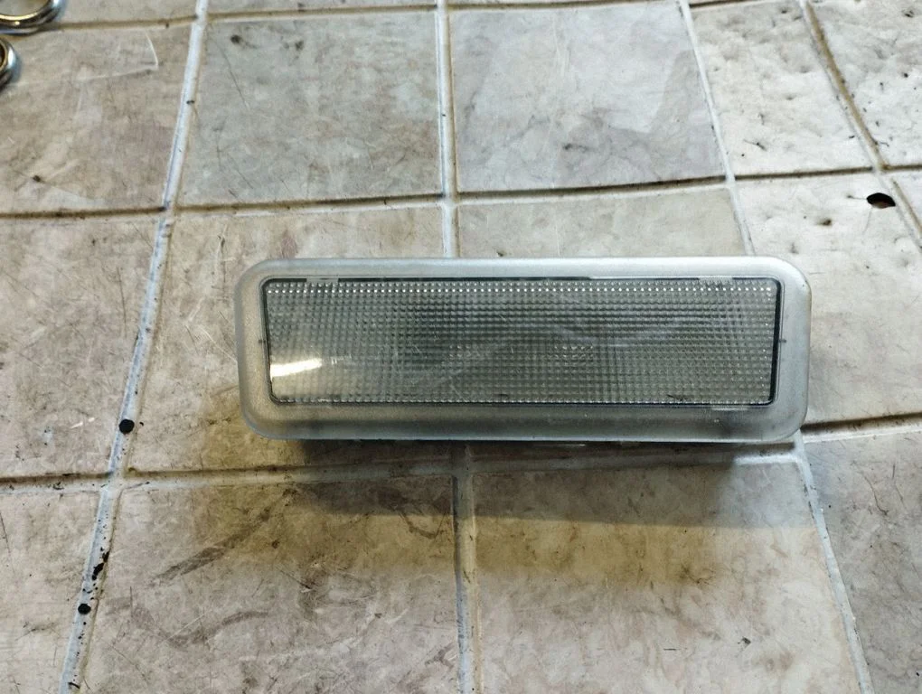 Front seat light 09153192