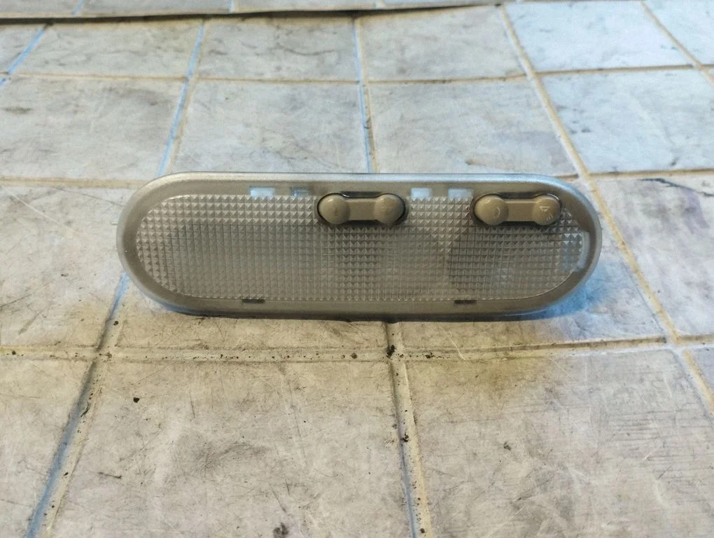 Front seat light 8200073231