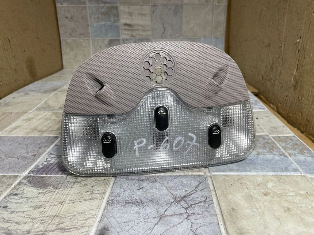 Front seat light 3732001