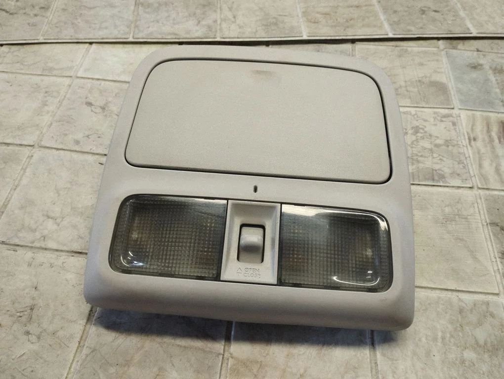 Front seat light VC12060A