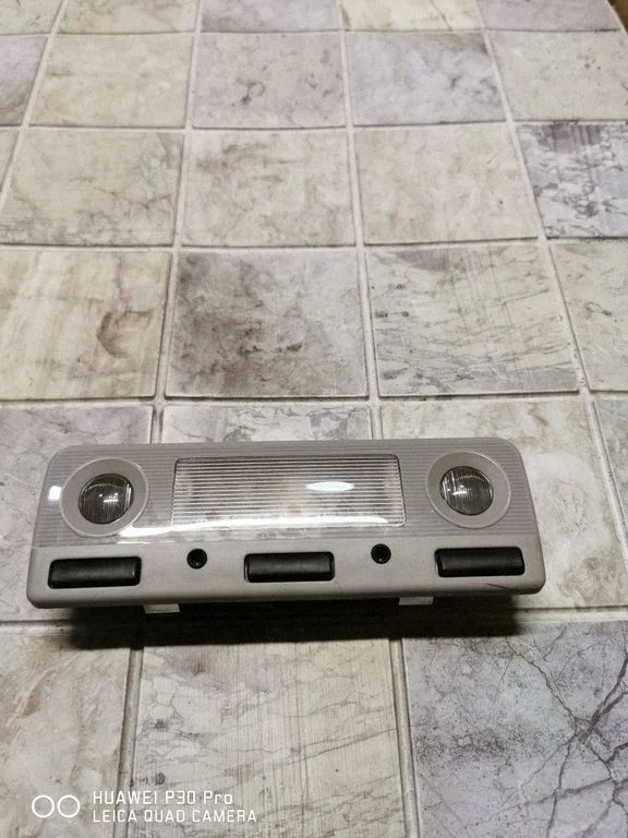 Front seat light 8369511