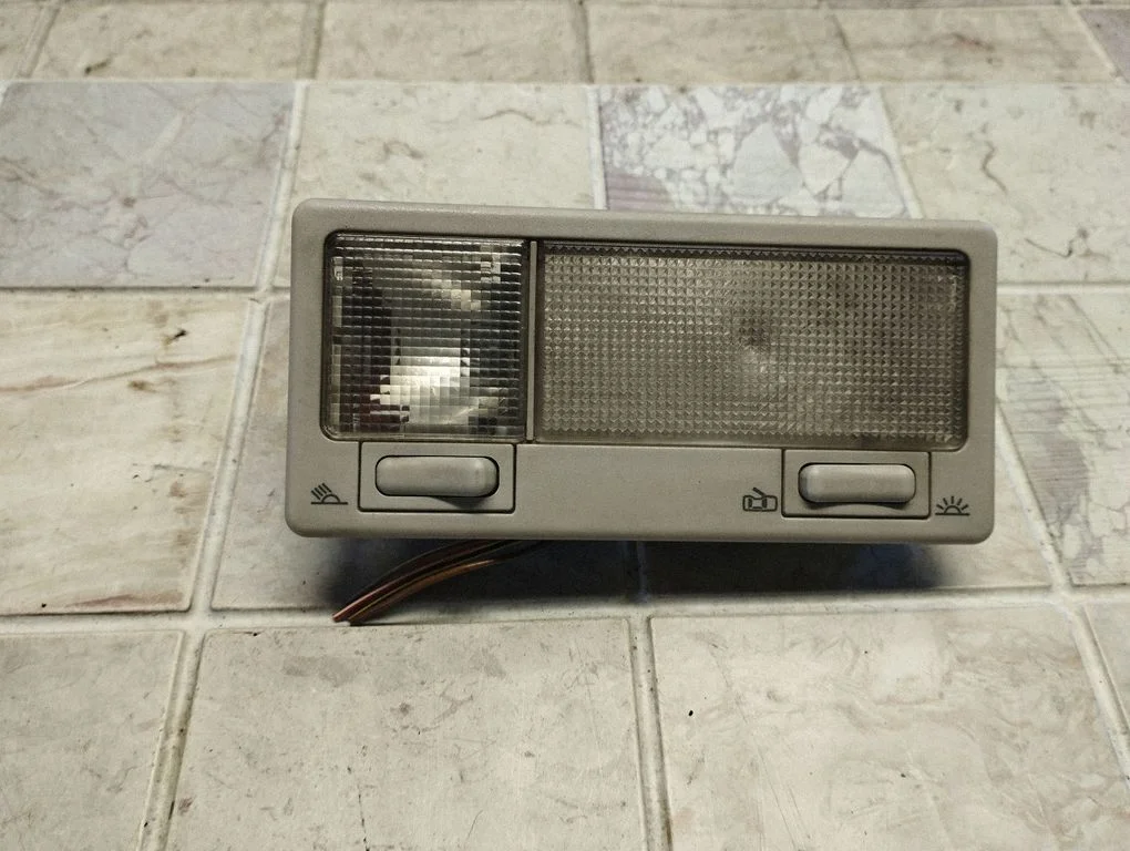 Front seat light 72203000