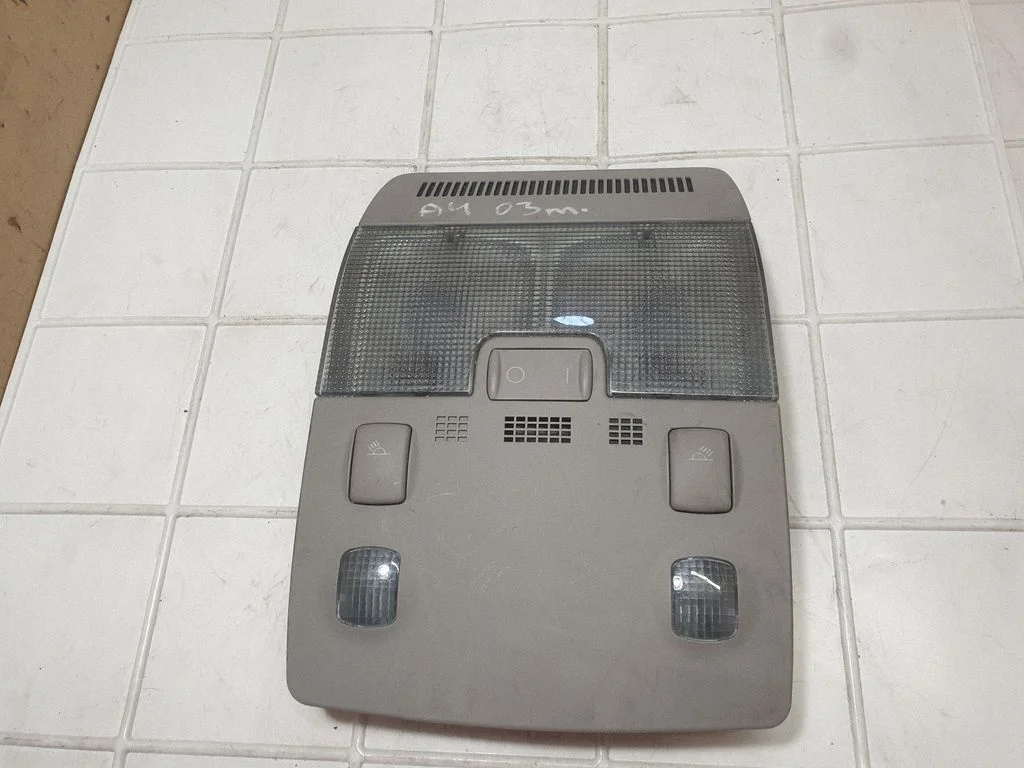 Front seat light 8E0951177