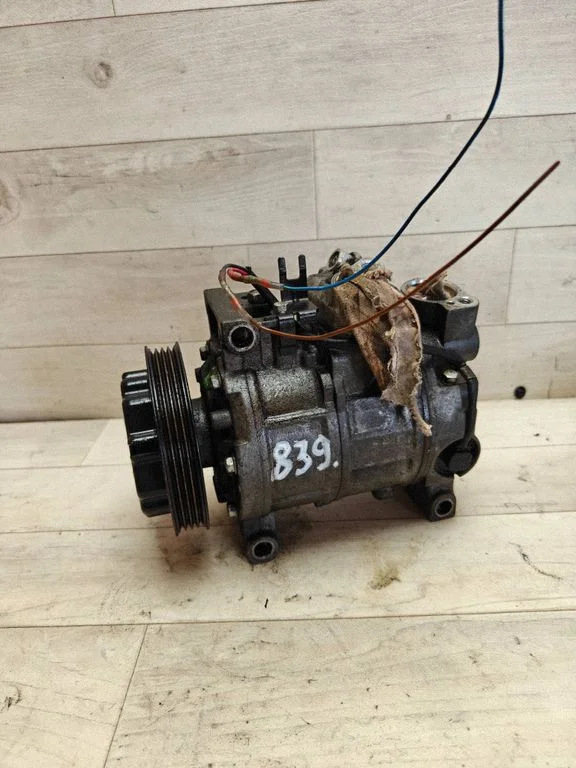 Air conditioning (A/C) compressor (pump) 8E0260805C