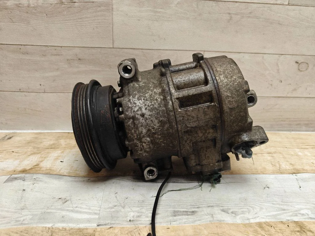 Air conditioning (A/C) compressor (pump) 8D0260808