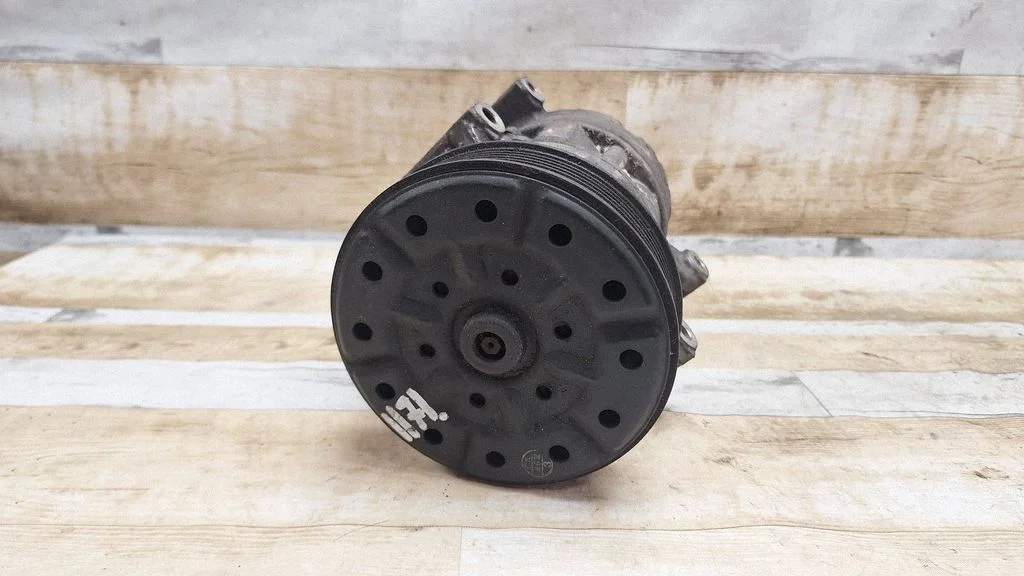 Air conditioning (A/C) compressor (pump) – Toyota Corolla Verso AR10 (2004-2009)