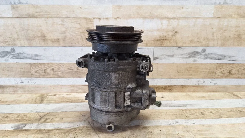 Air conditioning (A/C) compressor (pump) 8D0260805D