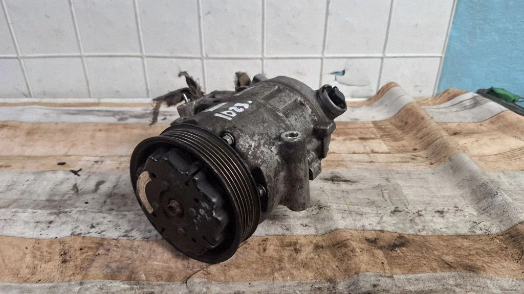 Air conditioning (A/C) compressor (pump) 4472208196