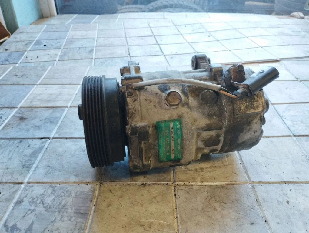 Air conditioning (A/C) compressor (pump) 7H0820803D