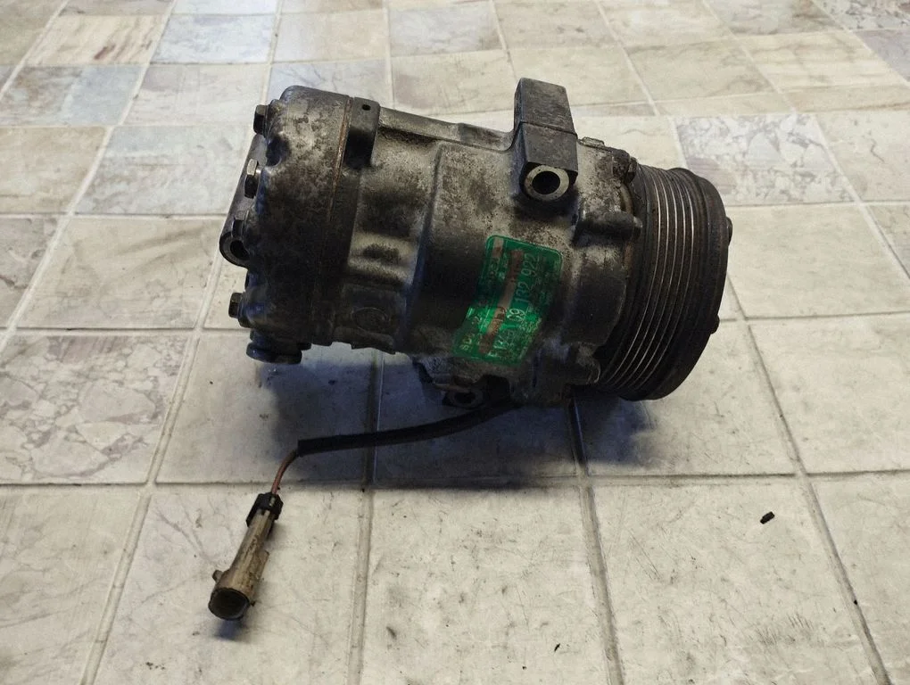 Air conditioning (A/C) compressor (pump) 09132922