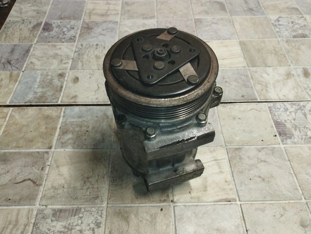 Air conditioning (A/C) compressor (pump) SD7V16
