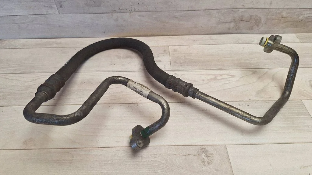 Air conditioning (A/C) pipe/hose 31267985