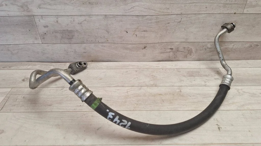 Air conditioning (A/C) pipe/hose