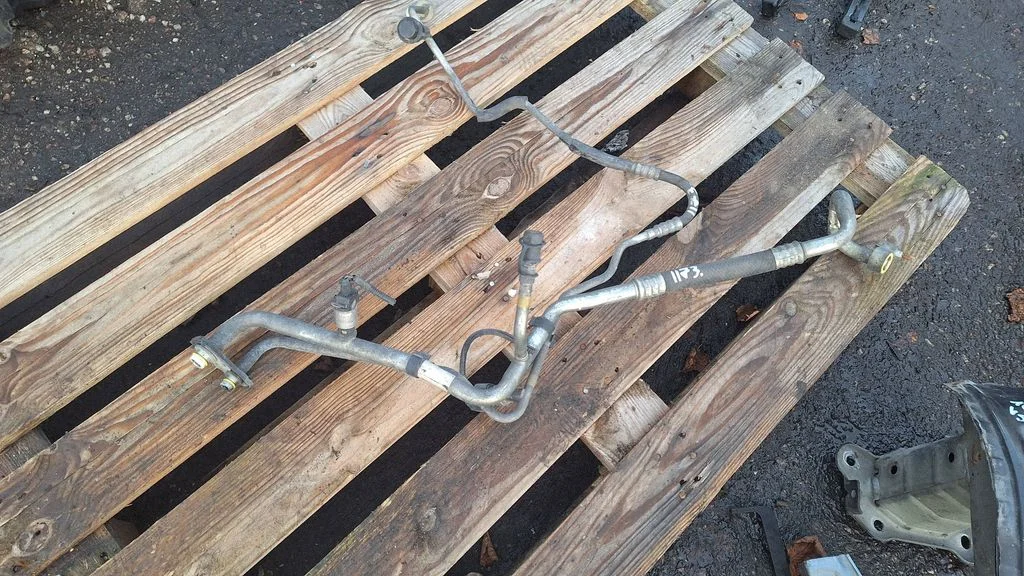 Air conditioning (A/C) pipe/hose