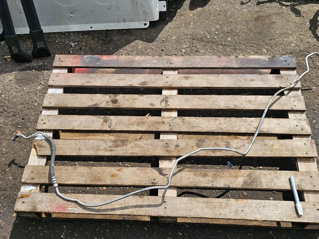 Air conditioning (A/C) pipe/hose