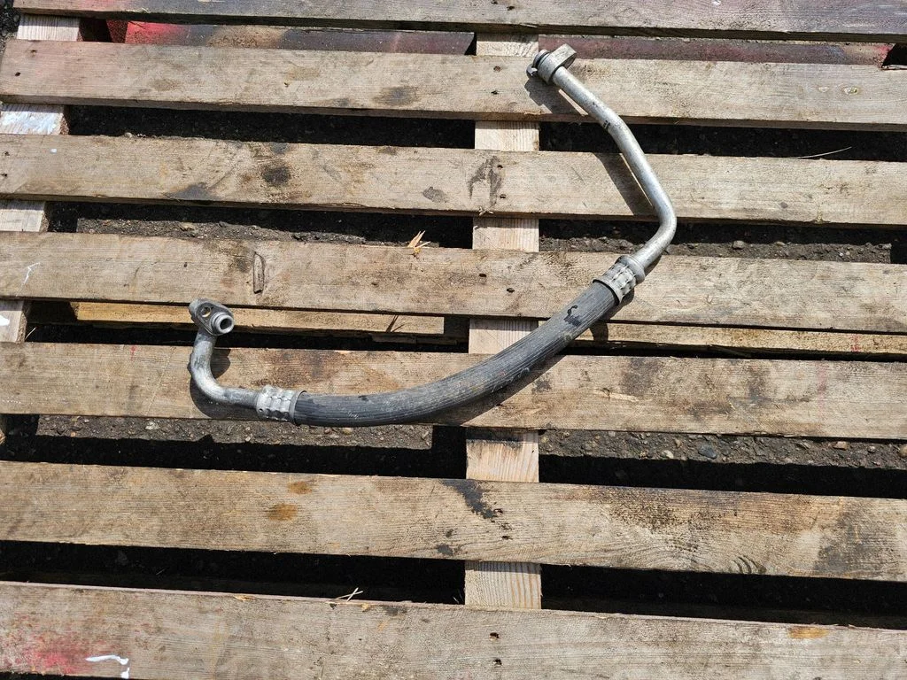 Air conditioning (A/C) pipe/hose – Chrysler Sebring (ST-22 - JR) (2000-2007)