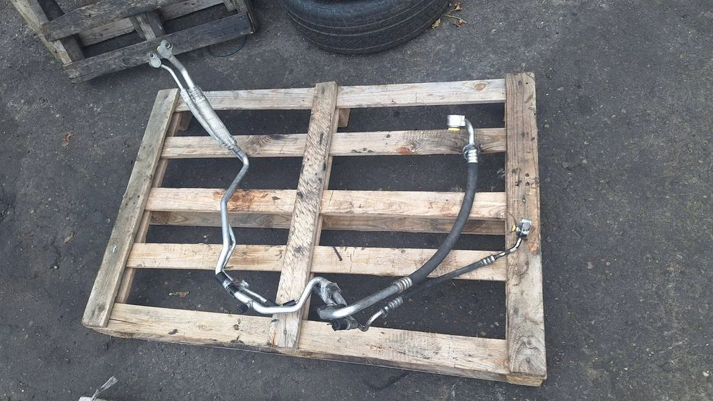 Air conditioning (A/C) pipe/hose