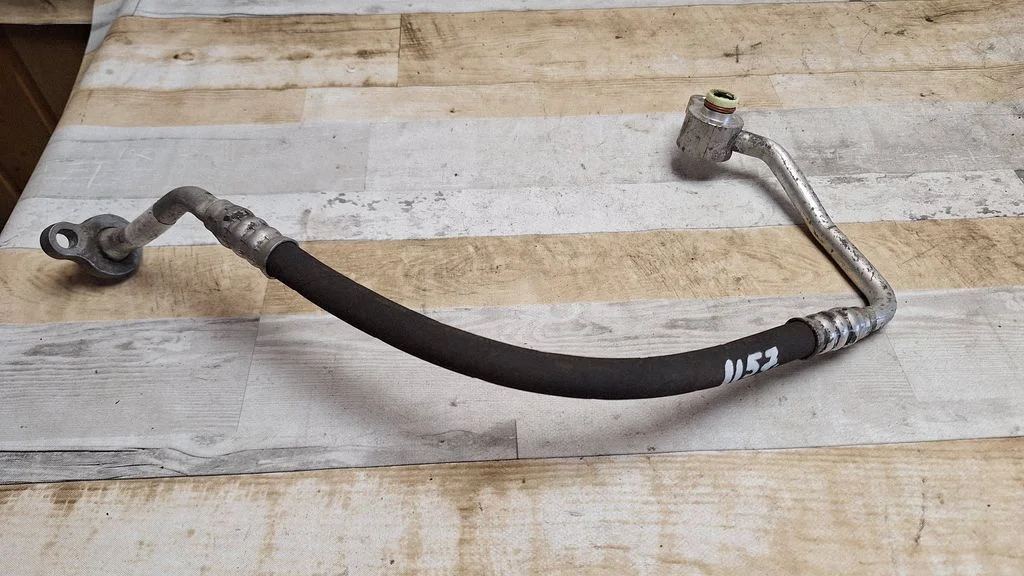 Air conditioning (A/C) pipe/hose