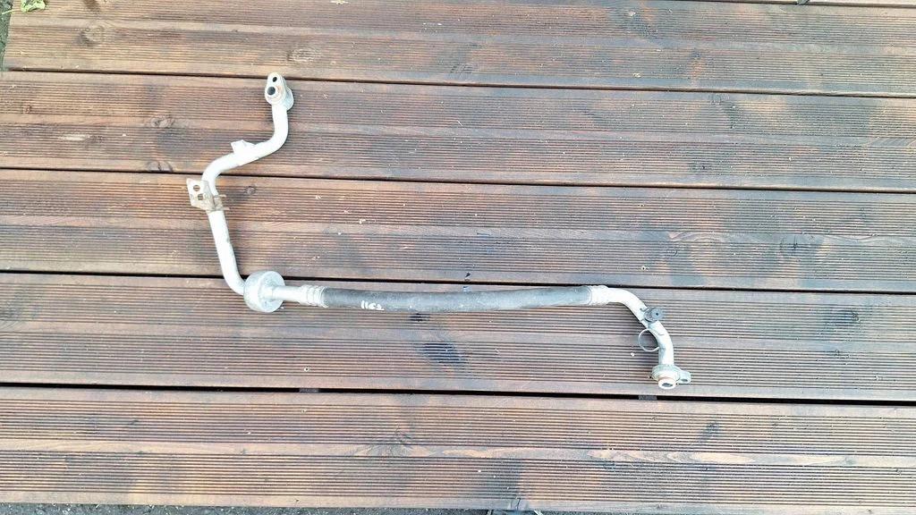 Air conditioning (A/C) pipe/hose