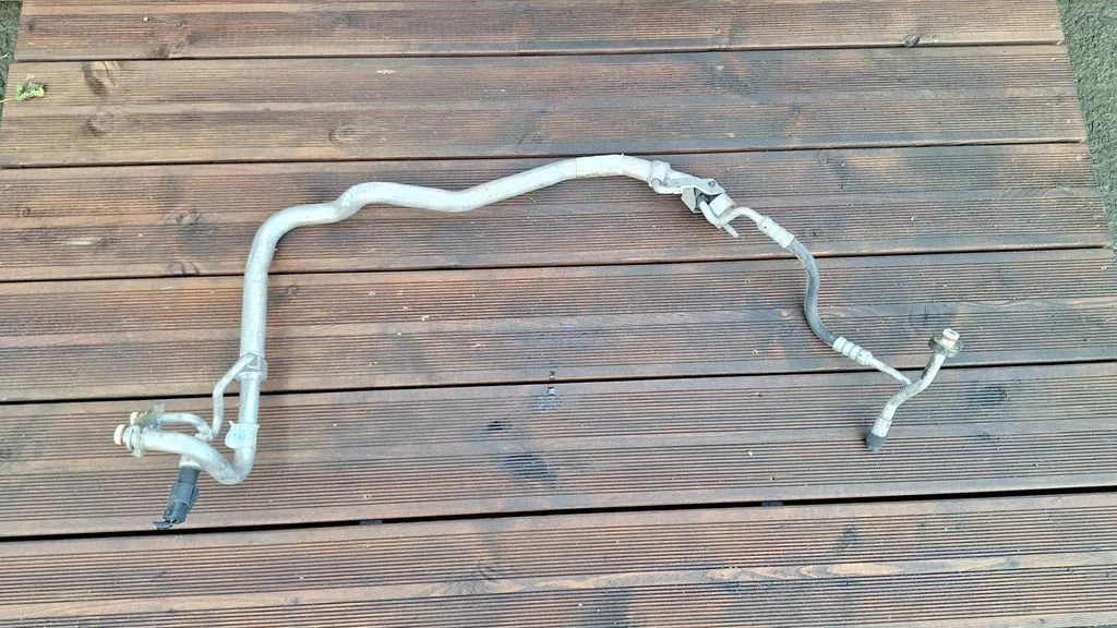 Air conditioning (A/C) pipe/hose