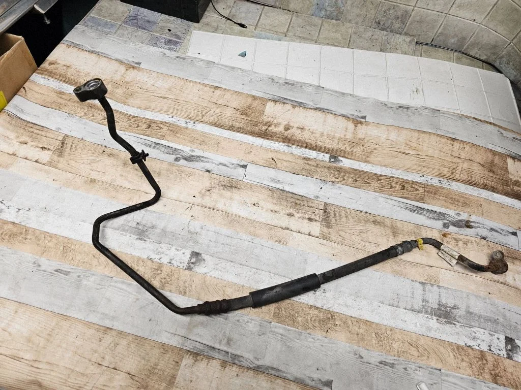Air conditioning (A/C) pipe/hose 08623258