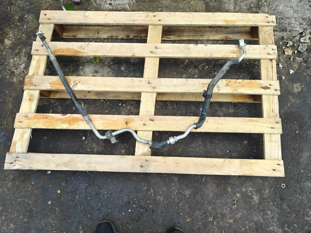 Air conditioning (A/C) pipe/hose
