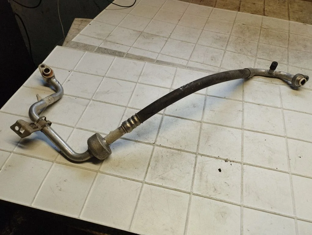 Air conditioning (A/C) pipe/hose