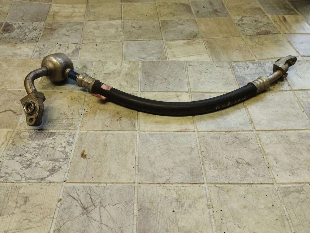 Air conditioning (A/C) pipe/hose