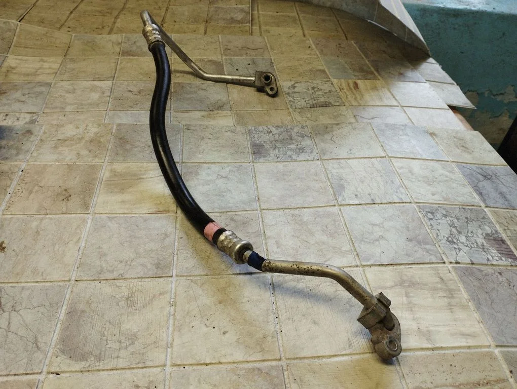 Air conditioning (A/C) pipe/hose
