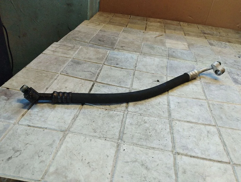 Air conditioning (A/C) pipe/hose 8362056