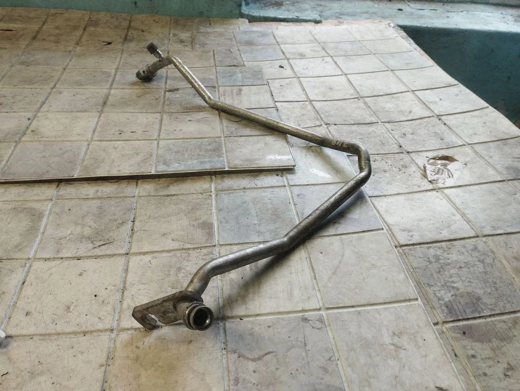 Air conditioning (A/C) pipe/hose F446250173