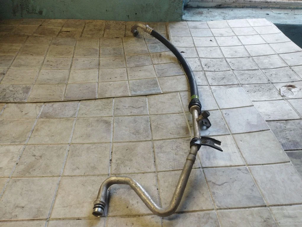 Air conditioning (A/C) pipe/hose