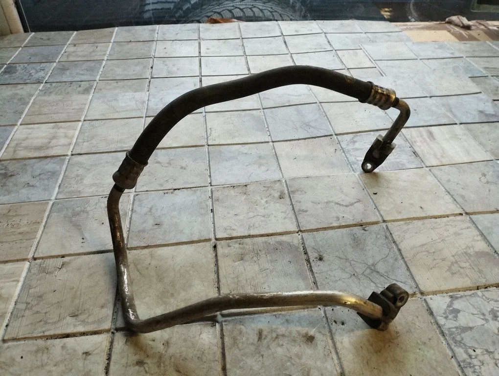 Air conditioning (A/C) pipe/hose