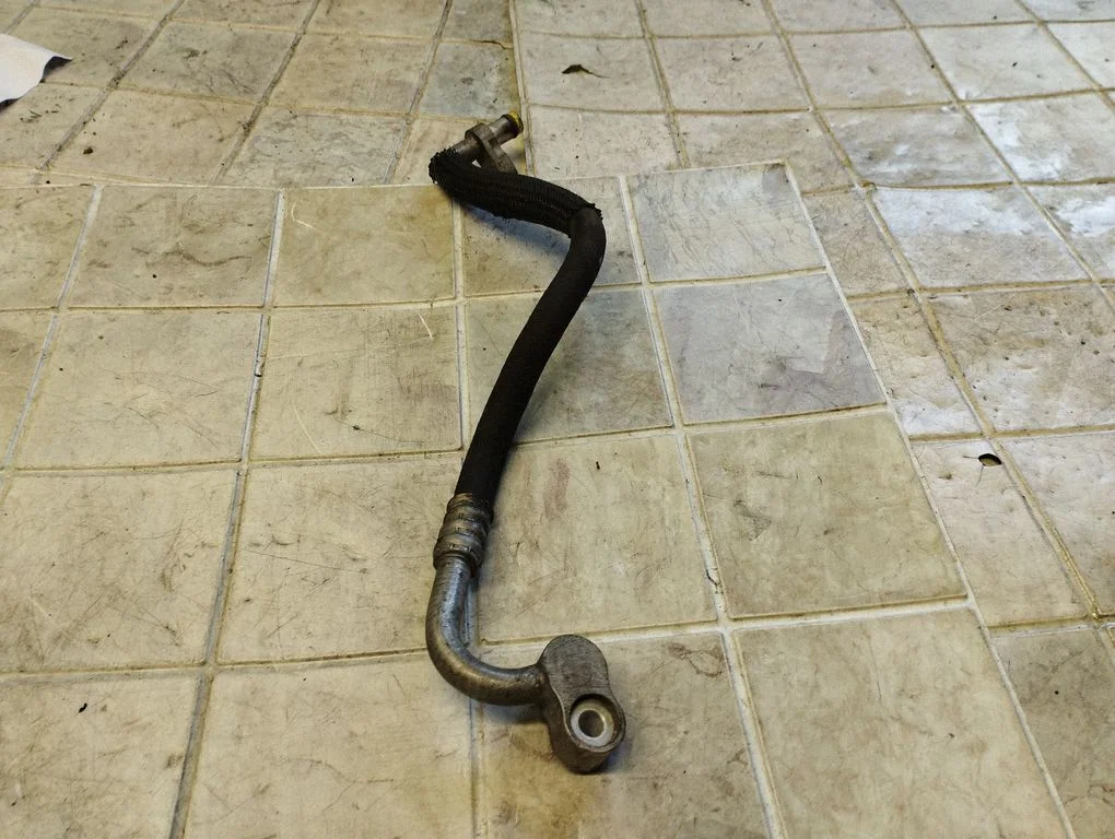 Air conditioning (A/C) pipe/hose – Mercedes-Benz S-Class W221 (2005-2013)