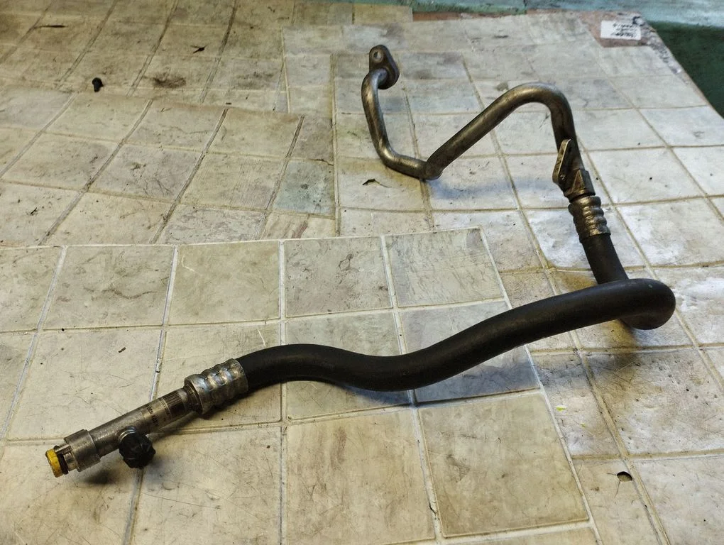 Air conditioning (A/C) pipe/hose – Mercedes-Benz S-Class W221 (2005-2013)
