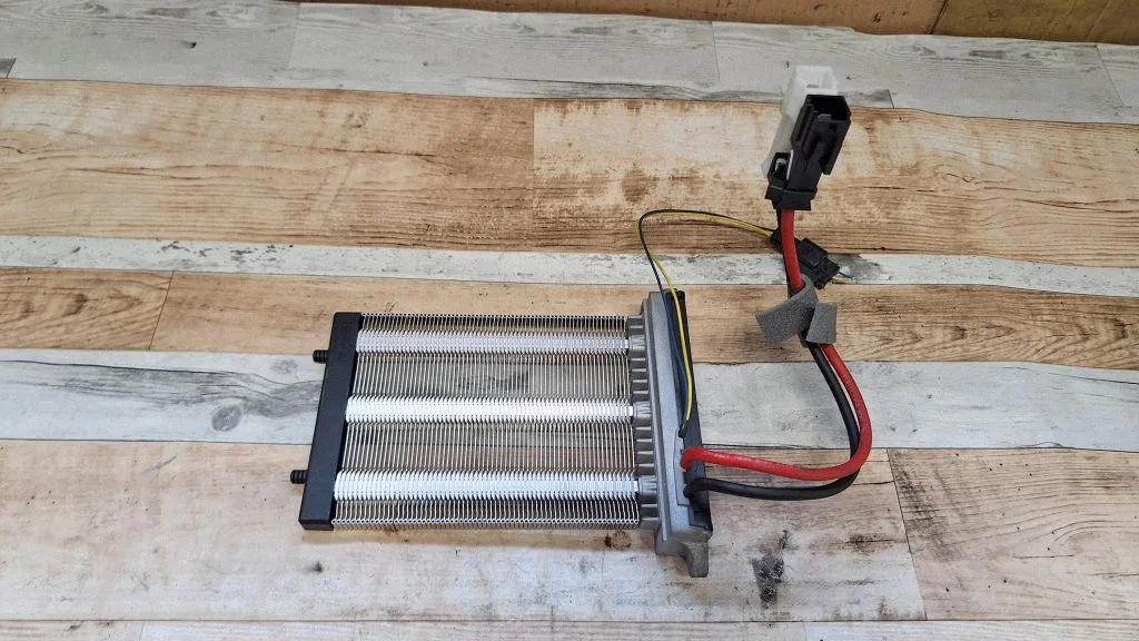 Electric cabin heater radiator 8V6N18D612AB
