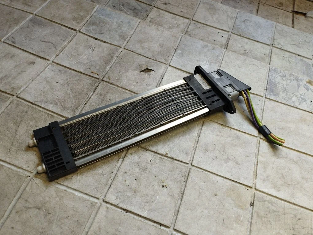 Elektriline salongi küttekeha radiaator 2008402