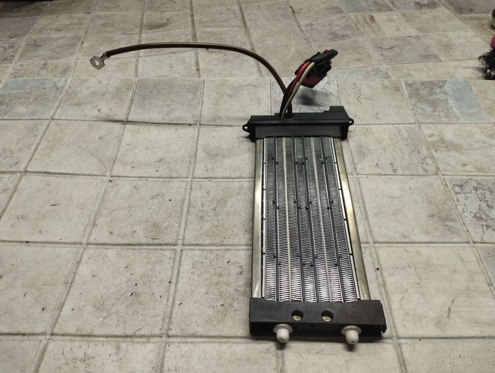 Elektriline salongi küttekeha radiaator 666908DE