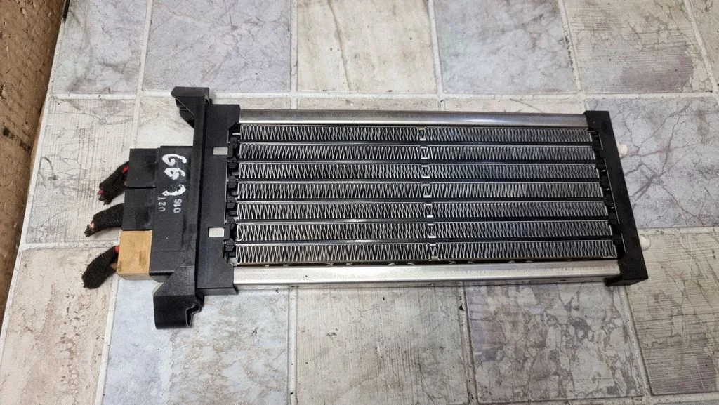 Elektriline salongi küttekeha radiaator 4B1819011
