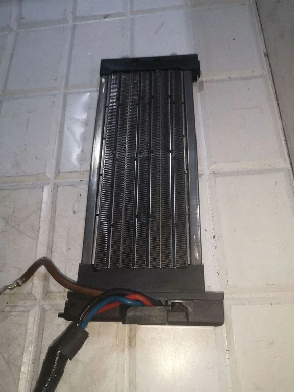Elektriline salongi küttekeha radiaator 666910UC
