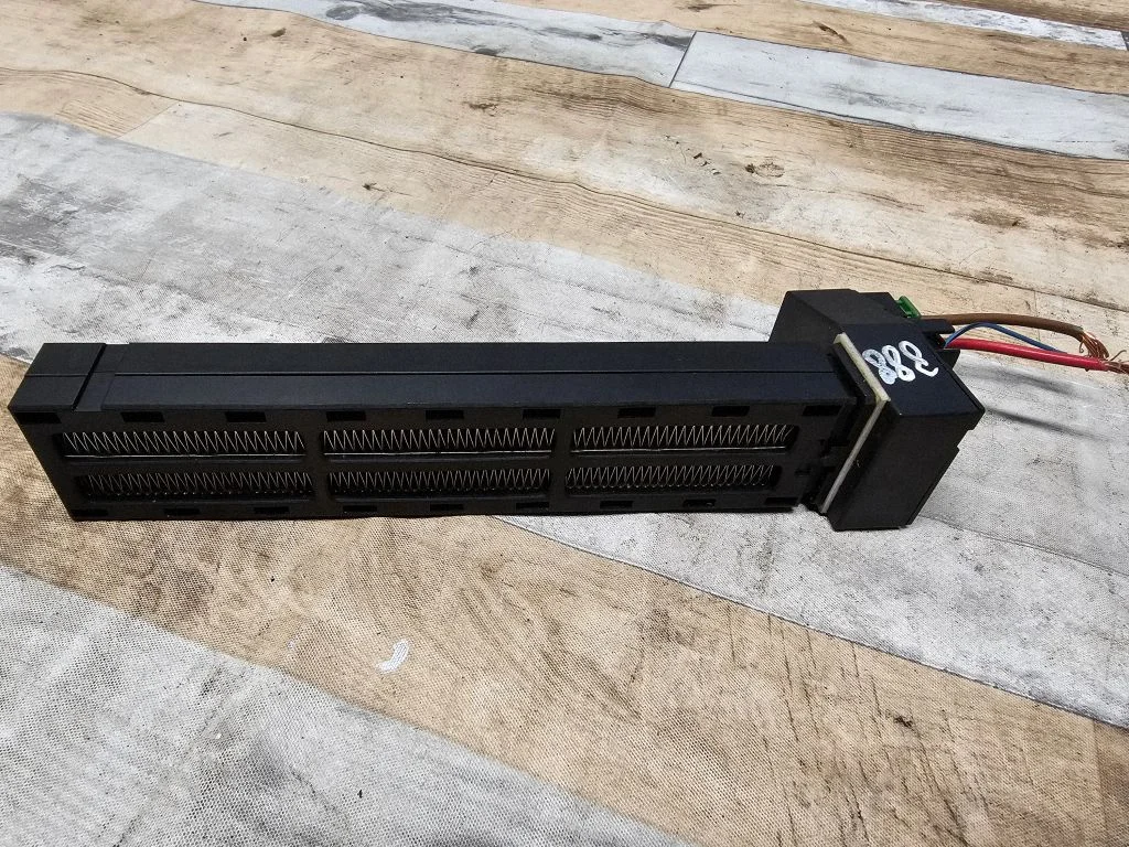 Elektriline salongi küttekeha radiaator – BMW 7-seeria F01 F02 F03 F04 (2008-2016)