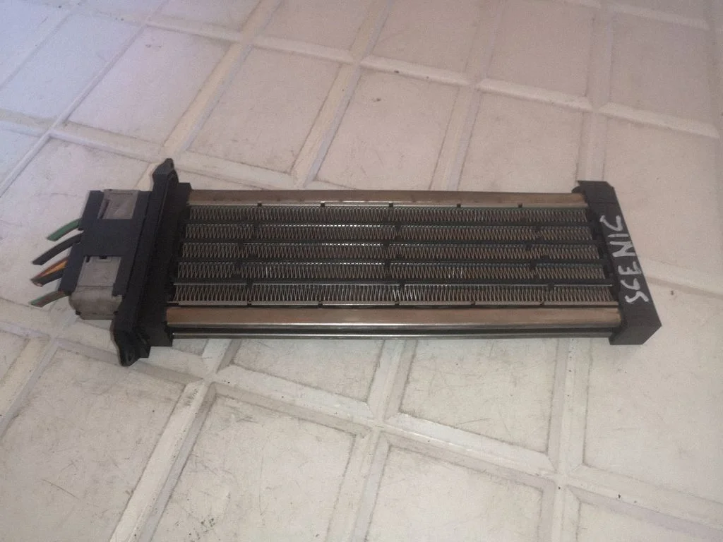 Elektryczna nagrzewnica kabiny 664447AE
