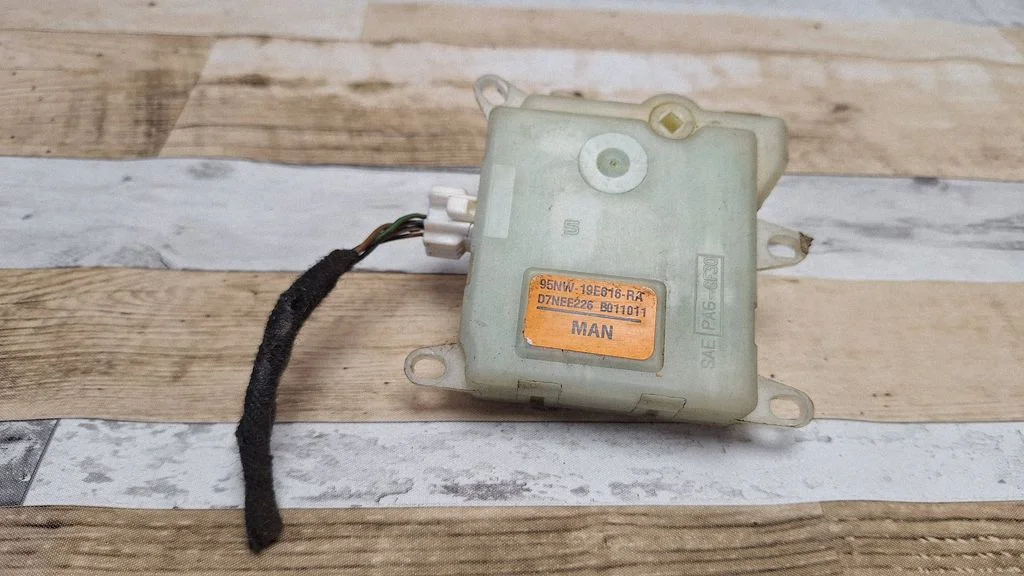 Air flap motor/actuator 95NW19E616RA