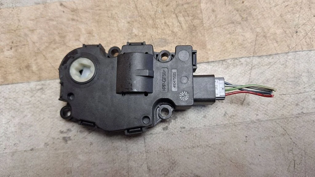 Air flap motor/actuator – BMW 3 Series F30 F35 F31 (2012-2018)