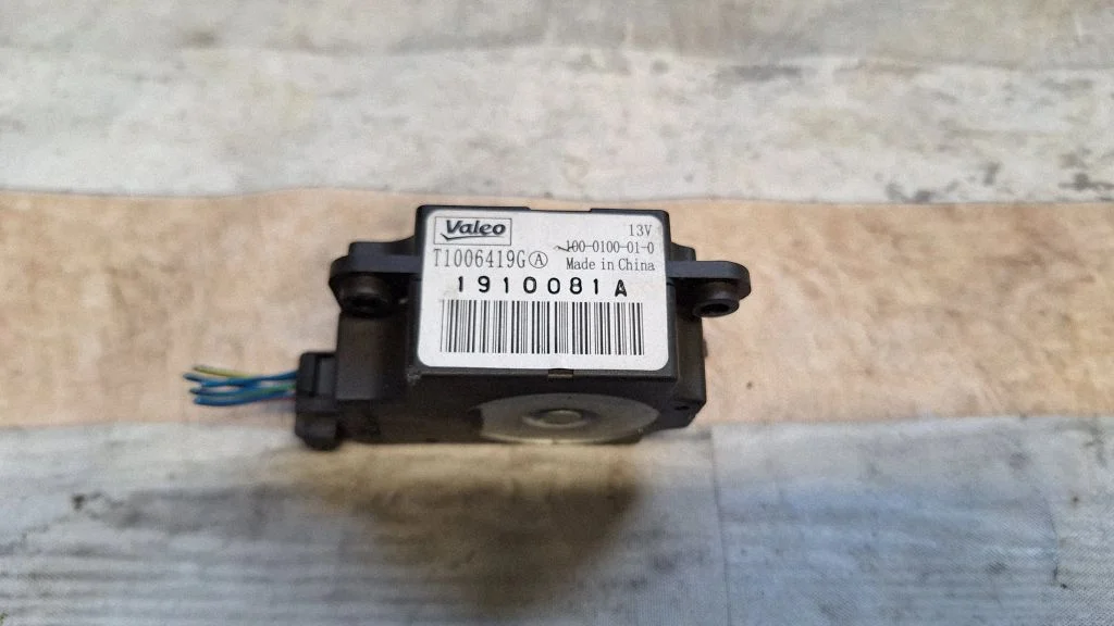Silniczek klapki nawiewu T1006419G