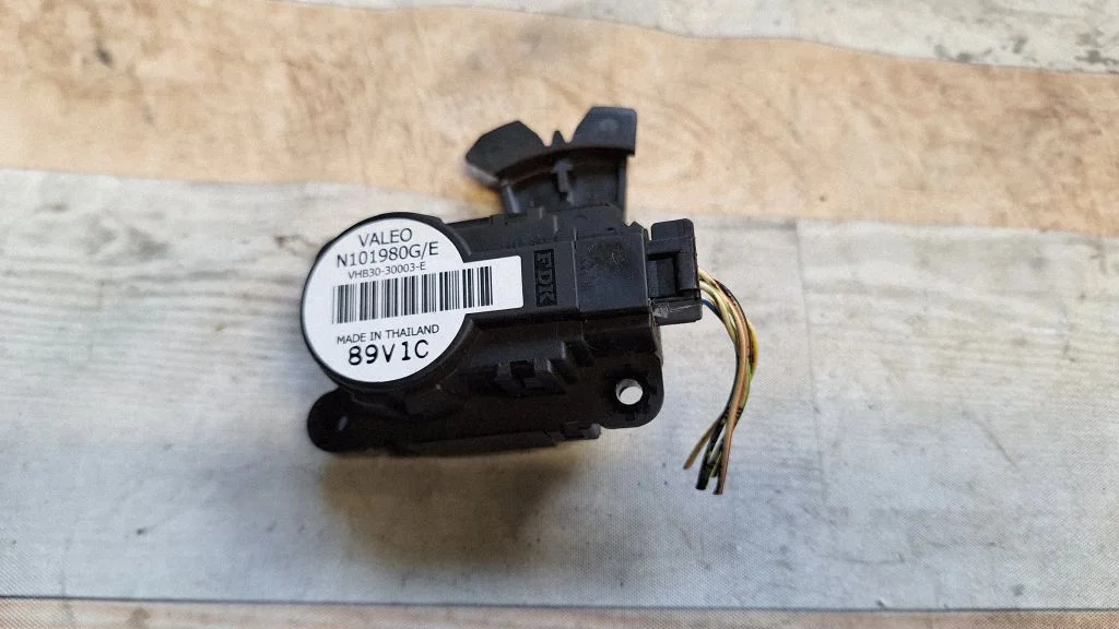 Silniczek klapki nawiewu VHB3030003E