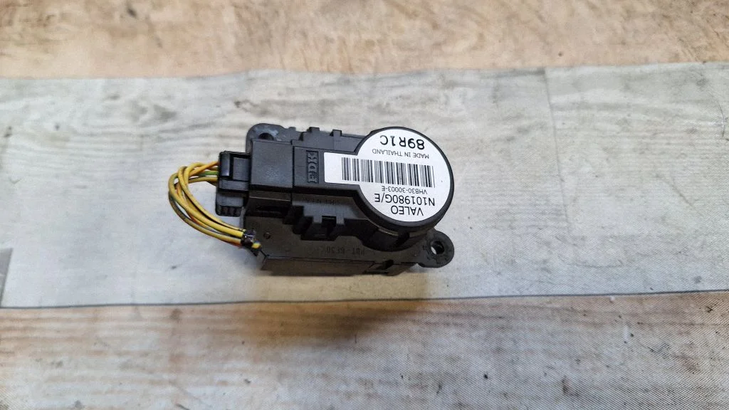 Silniczek klapki nawiewu VHB3030003E